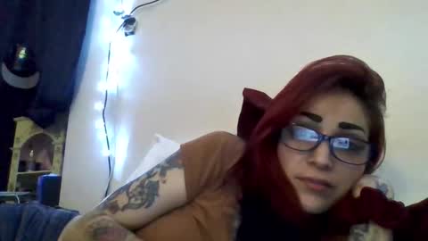 chas1989estelle online show from February 8, 3:43 am