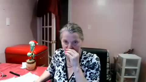 chealsiek online show from November 18, 10:11 pm