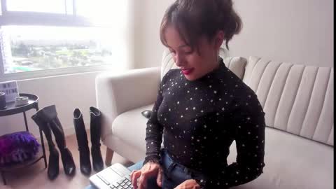 Regina Phalange online show from February 21, 9:11 pm