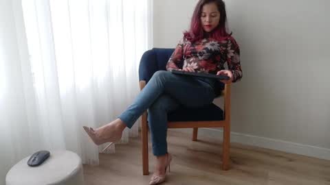 Regina Phalange online show from November 11, 4:59 pm