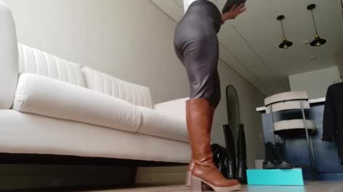 Regina Phalange online show from October 15, 4:31 pm