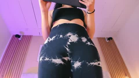 cherlyn_1 online show from April 11, 3:27 pm