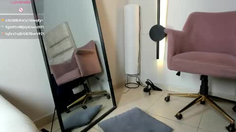 cherry_bunnyx online show from April 11, 7:45 am