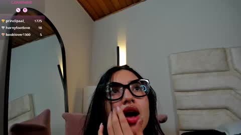 cherry_bunnyx online show from March 28, 8:36 am