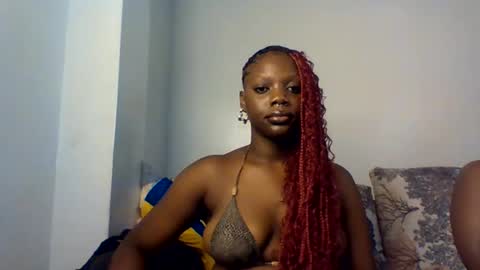 Fafa online show from April 5, 8:41 pm