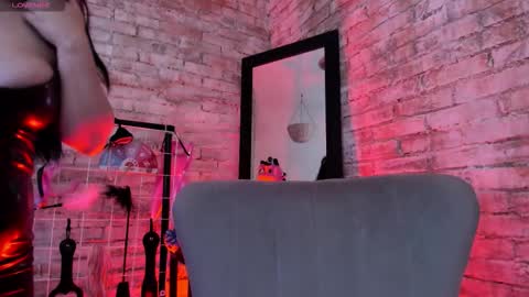     online show from November 14, 11:43 am