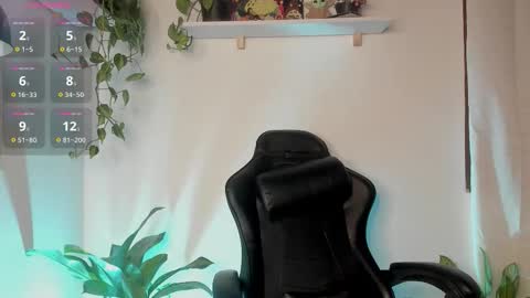 Snapshot of cherrybr_ chatting on October 18, 12:03 am Cherry Lady online show from October 18, 12:03 am