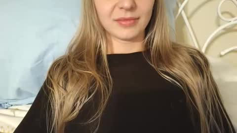 cherryflavorxx online show from April 12, 12:57 am