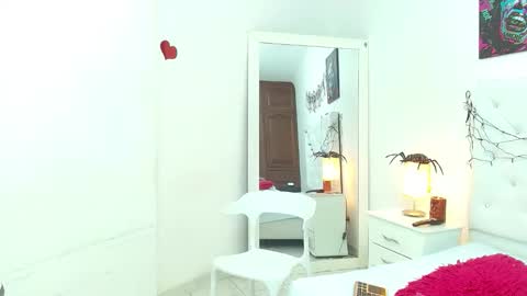 cherrysweet_0 online show from October 28, 12:55 pm