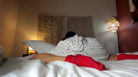 yoursensualparadise online show from November 28, 7:44 am