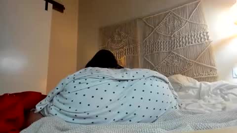 yoursensualparadise online show from February 24, 12:04 pm