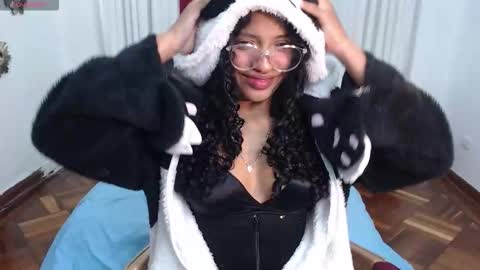 chleo_wild online show from November 6, 2:56 pm