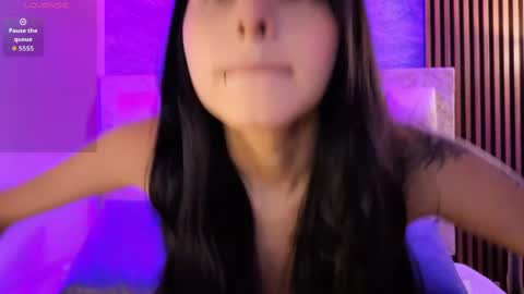 chloe_bluee_ online show from April 4, 11:09 am