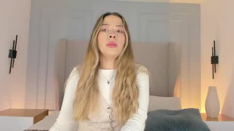 Chloe online show from April 17, 12:18 pm