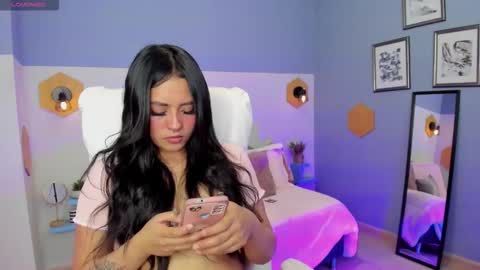 Chloe online show from November 26, 3:35 pm