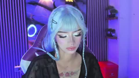chloe_jacksonn online show from June 24, 7:02 pm