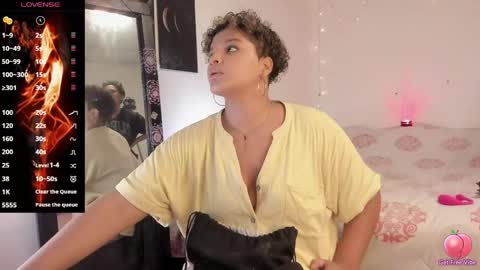 chloe_kisses online show from June 4, 11:47 am