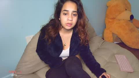 Snapshot of chloe_maia1 chatting on December 15, 2:41 am AMY online show from December 15, 2:41 am