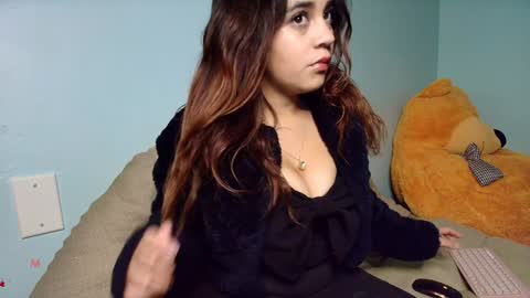 Snapshot of chloe_maia1 chatting on January 13, 1:34 am AMY online show from January 13, 1:34 am