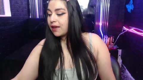chloe_smith5 online show from April 15, 7:58 pm