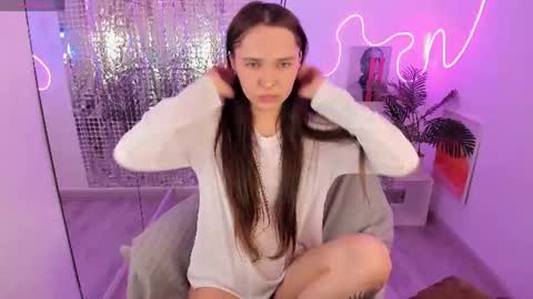 Chloe online show from July 3, 6:19 am