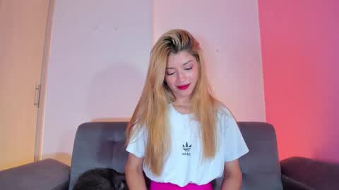 Snapshot of chloe_sweet7 chatting on September 16, 3:58 am Chloe Miller  online show from September 16, 3:58 am