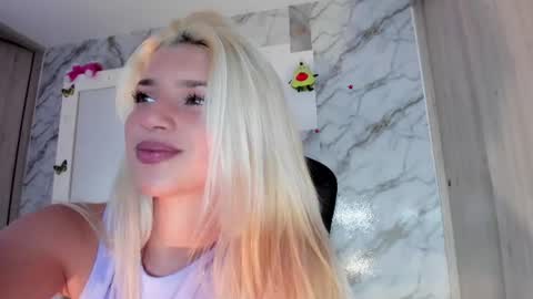 Chloe Miller  online show from June 19, 3:55 am