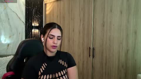 chloe online show from June 16, 12:33 am