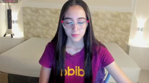 chloehil2 online show from December 28, 7:33 pm