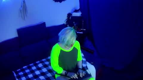 Snapshot of chloekissxo chatting on December 8, 1:56 am Chloekissxo online show from December 8, 1:56 am