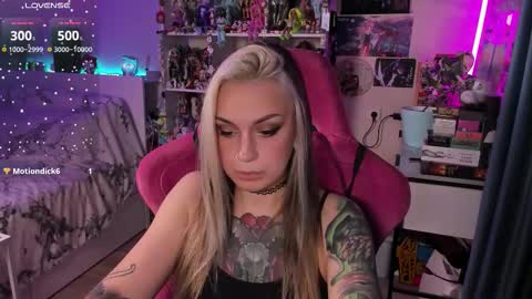 ChloeKohaku online show from December 19, 12:30 pm