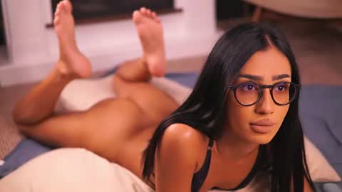 Chlo online show from July 18, 7:00 am