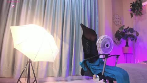 Chloe rosse online show from April 10, 6:30 am