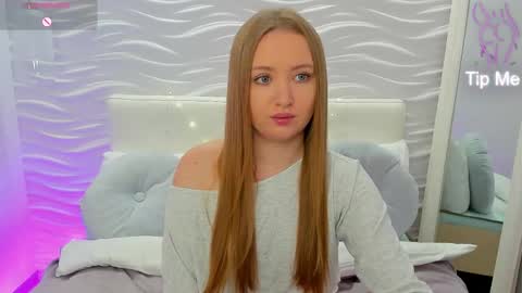 Chloe online show from November 1, 8:13 pm