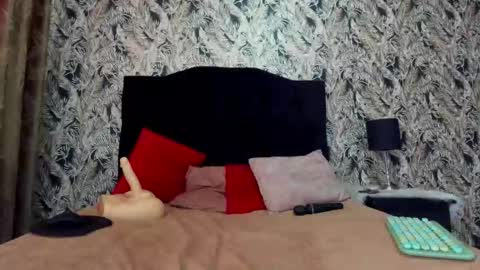 ChloeTurner  online show from November 4, 4:45 pm