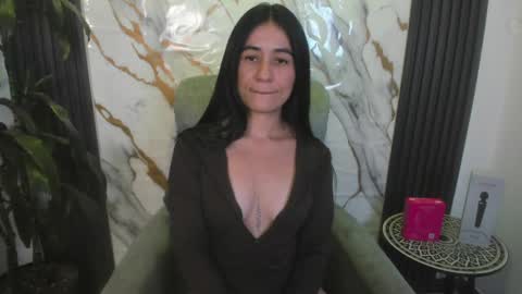 ChloeTurner  online show from May 5, 3:26 pm