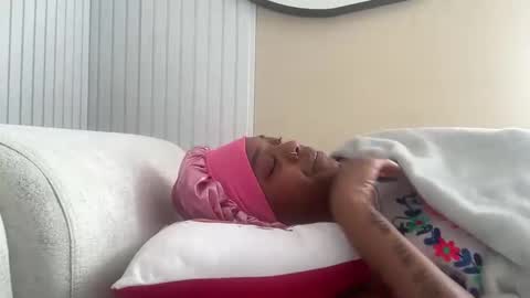 Snapshot of chocolatecakequeen chatting on December 24, 6:17 pm ChocolateCakeQueen online show from December 24, 6:17 pm