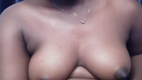 chocoslut22 online show from December 17, 4:27 am