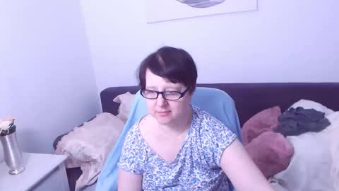 Christa online show from February 15, 1:10 pm