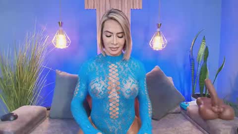 Christiekroes online show from February 28, 4:50 pm