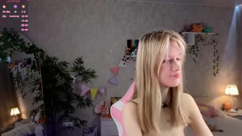 Ann online show from April 14, 3:01 pm