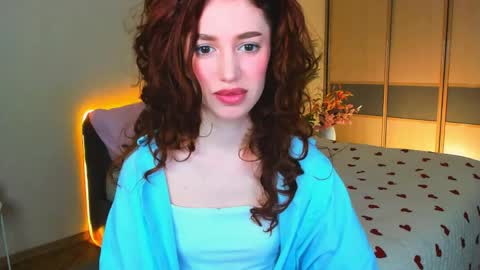 christinaconteeree online show from April 6, 4:46 am