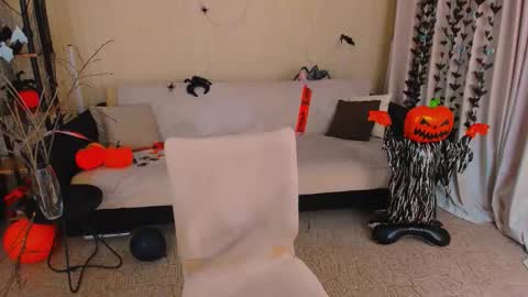 christinaconteeree online show from November 3, 7:51 pm