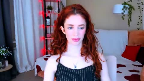 christinaconteeree online show from July 4, 6:37 pm