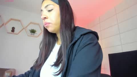 Christine  online show from October 22, 12:10 pm