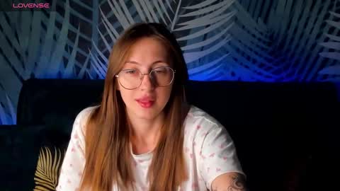Snapshot of christycrayme chatting on October 13, 3:42 am ChristyCrayme online show from October 13, 3:42 am
