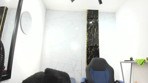 ...   ... online show from March 29, 3:49 am