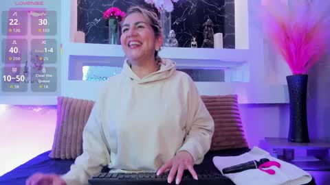 Cinthya  online show from April 9, 12:21 pm