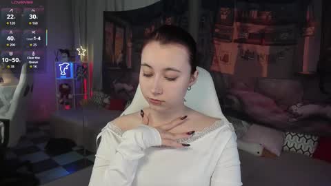 clarabenson online show from October 27, 10:15 pm