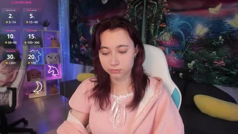 clarabenson online show from October 25, 6:48 pm